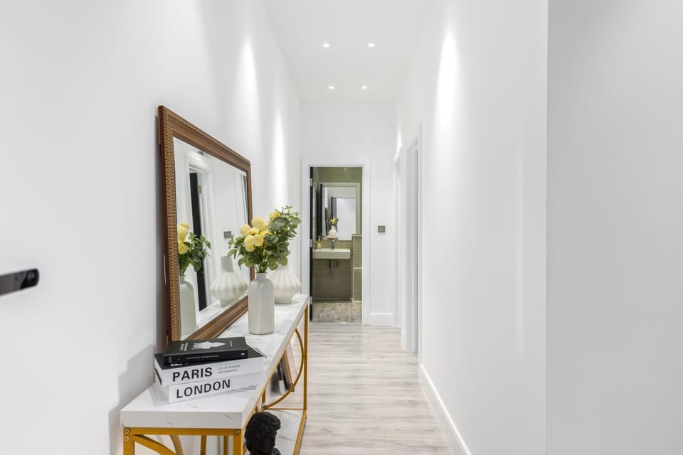 Spacious 3-Bed Apartment for 14 Guests Near Paddington Station Apartment in City of Westminster