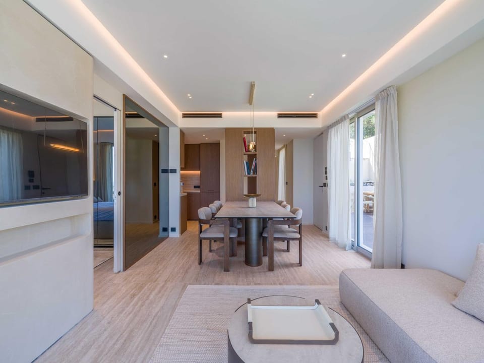 Living room, Dining area