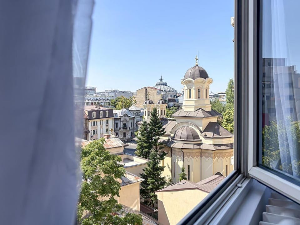 Moonlit Retreat - M&M Condos Apartment in Bucharest