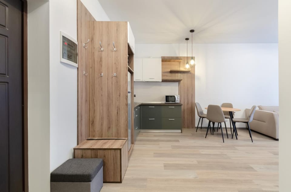 Seating area, Dining area, pet friendly