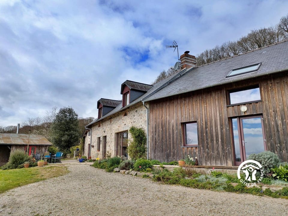 Property building, Day, Garden