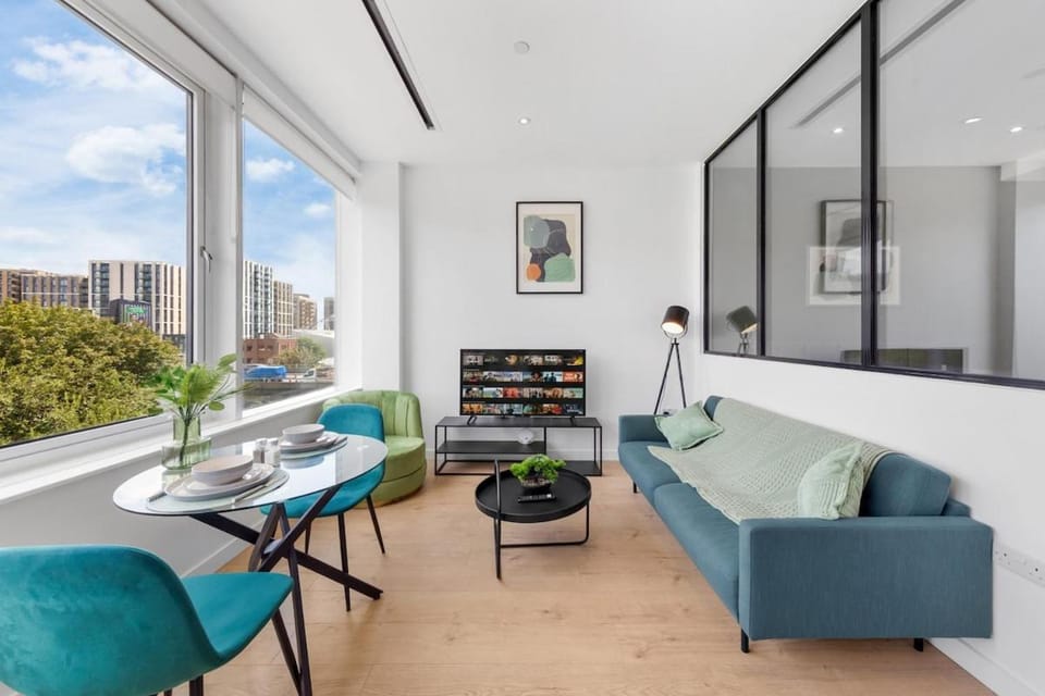 View (from property/room), Living room, Seating area
