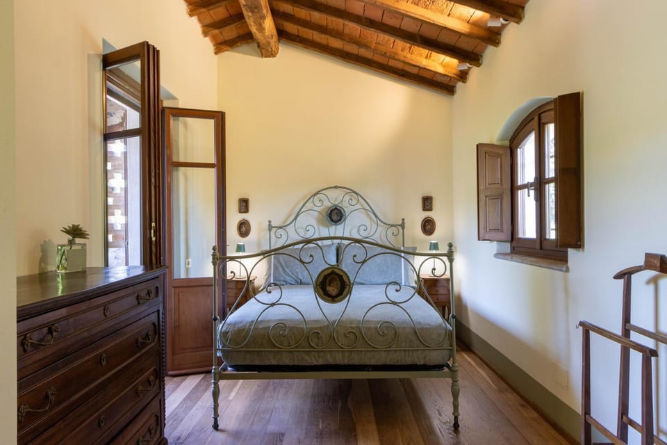 Bed, Photo of the whole room, Bedroom, internet, air conditioner
