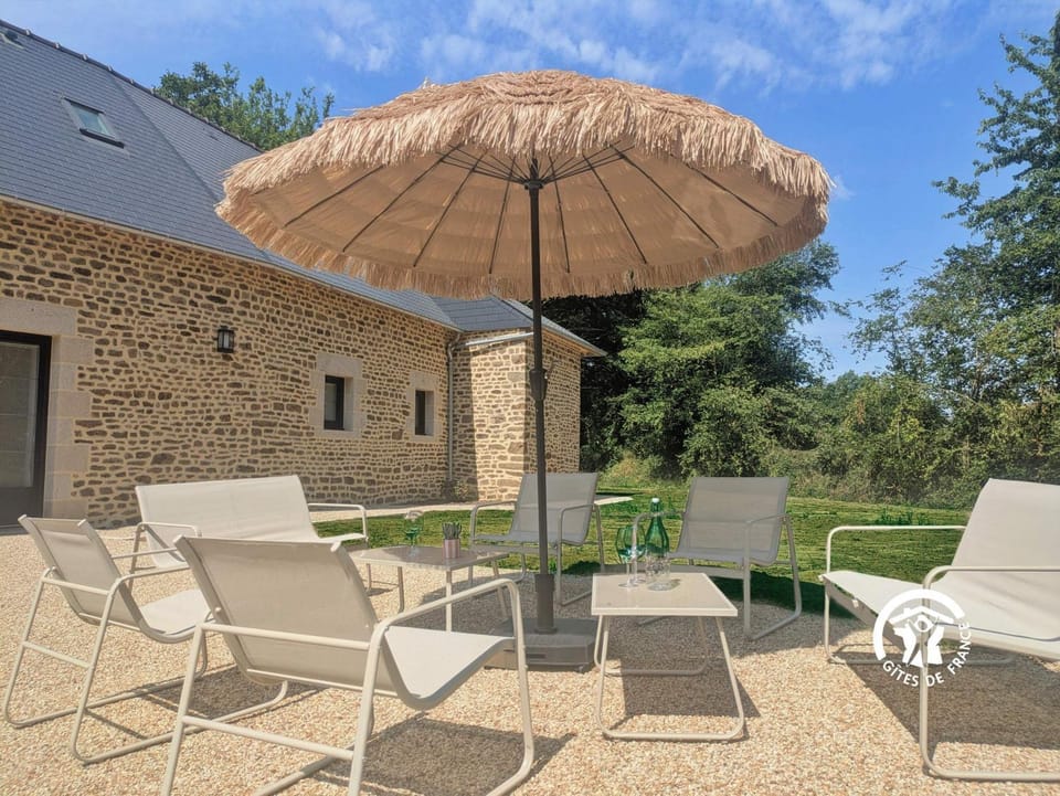 Property building, Patio, Garden