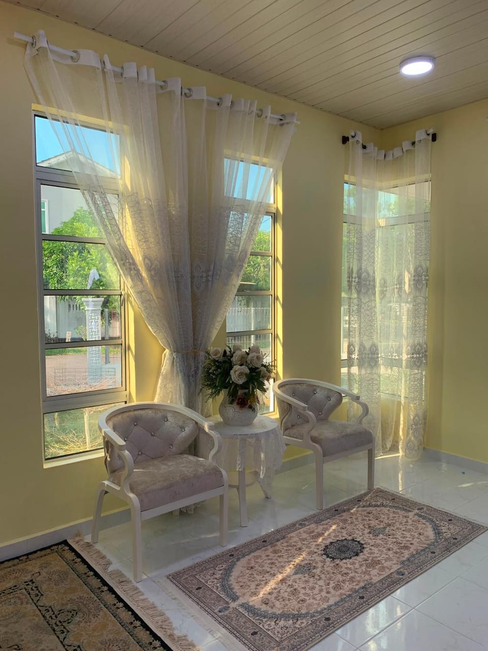 Living room, Seating area