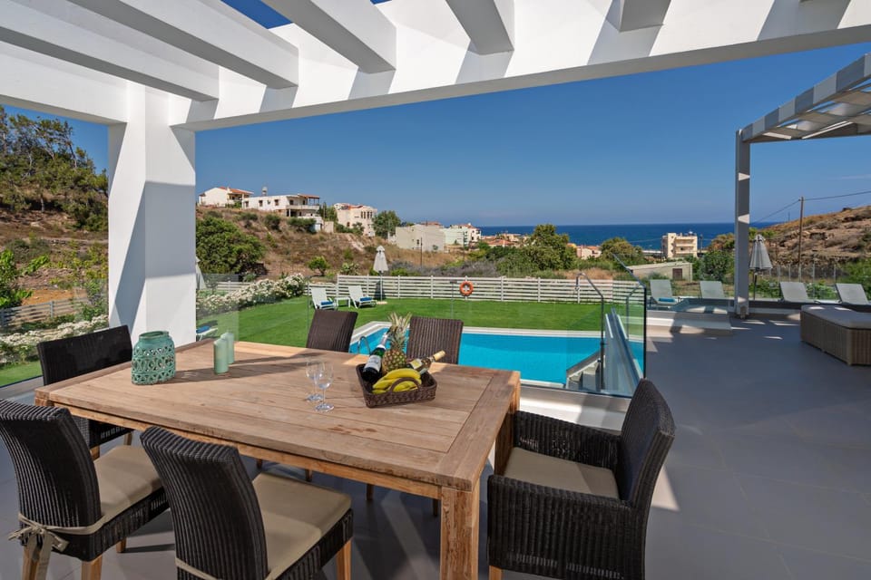 Garden, Swimming pool, Swimming pool