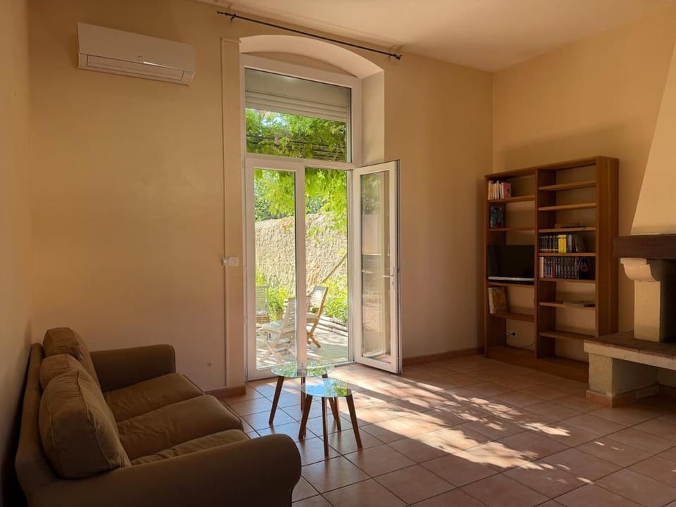 Bienvenue à l école des filles House in Occitanie