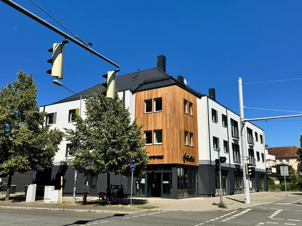 Property building, Neighbourhood, Street view, Location