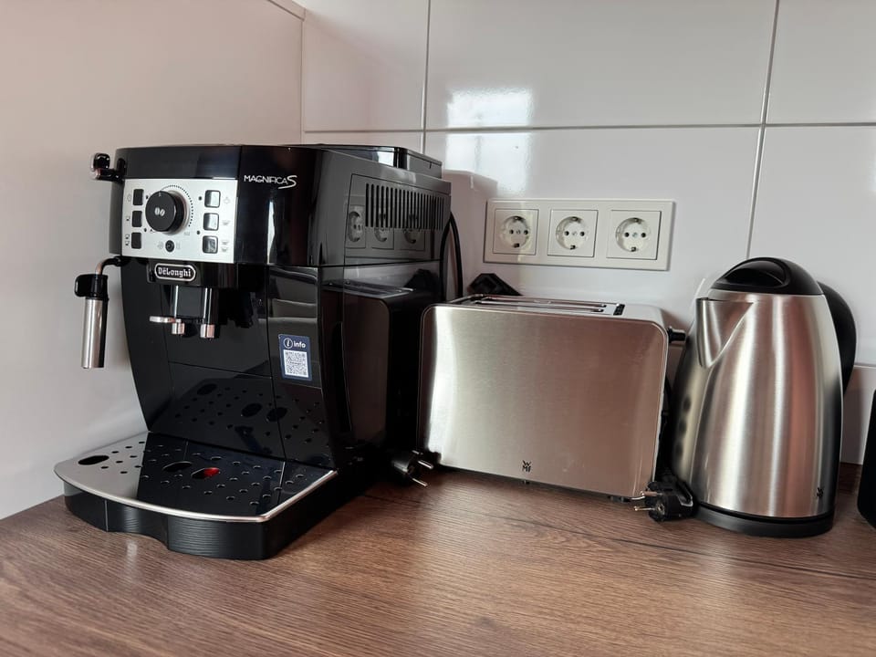 Coffee/tea facilities, Kitchen or kitchenette, toaster