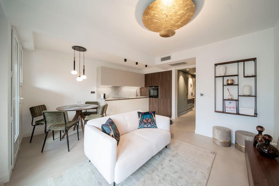 REF 1935 - Cannes Center - Apartment for rent Apartment in Cannes