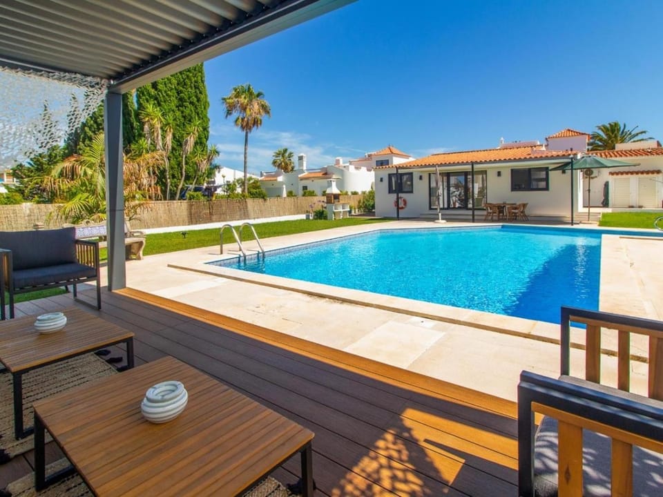 V5 Villa Galé Beach House in Guia
