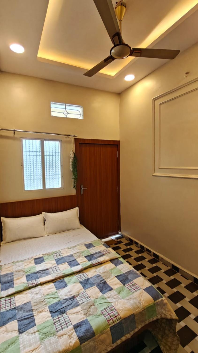 The Cozy Corner Boutique Stay Near Mahakaleshwar Apartment in India