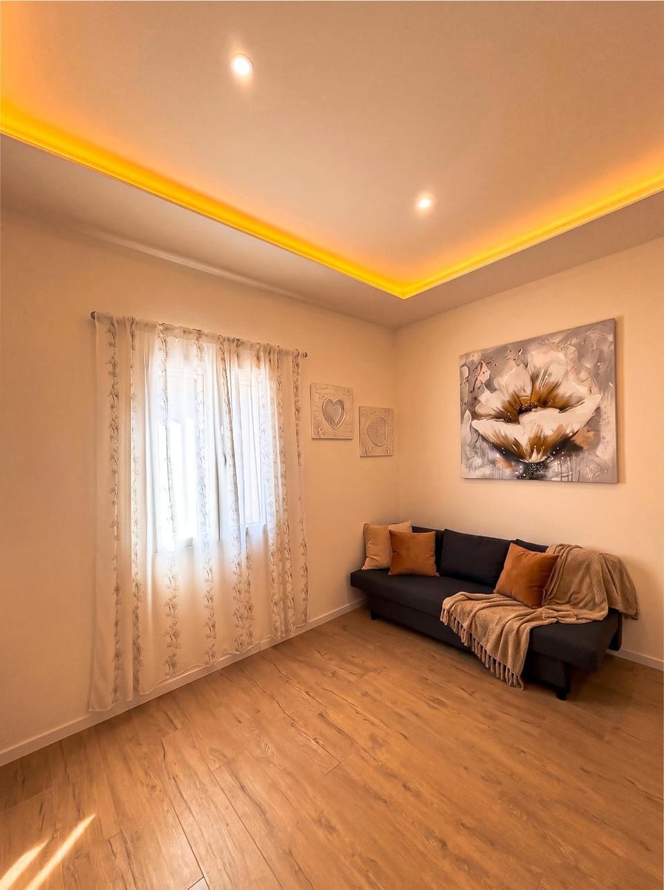 Seating area, Bedroom