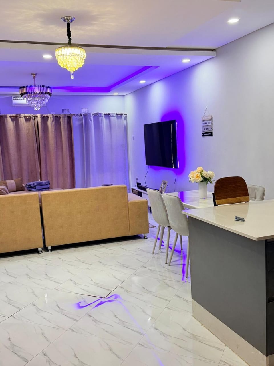 Modern 1 Bedroom, 1 Bed, WiFi, Airconditioned Apt Apartment in Lusaka