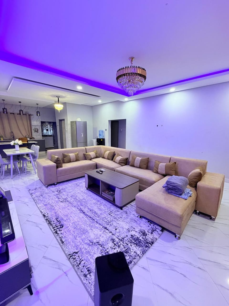 Modern 1 Bedroom, 1 Bed, WiFi, Airconditioned Apt Apartment in Lusaka