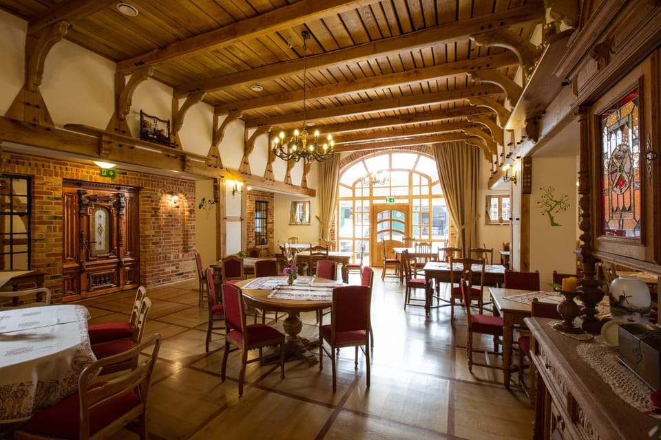 Restaurant/places to eat, Decorative detail