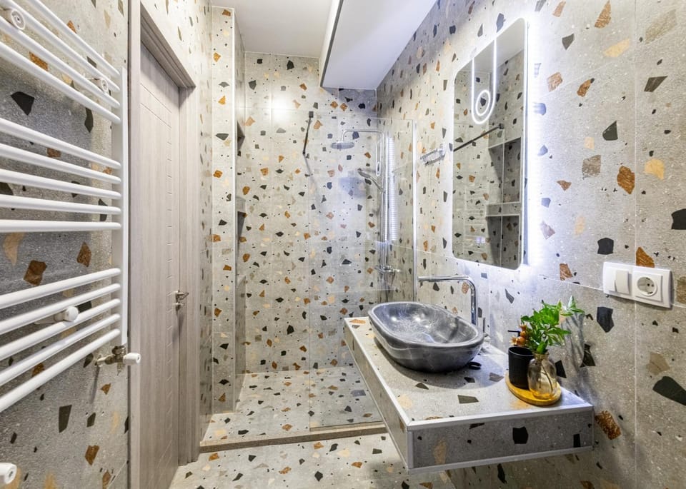 Shower, Toilet, Bathroom