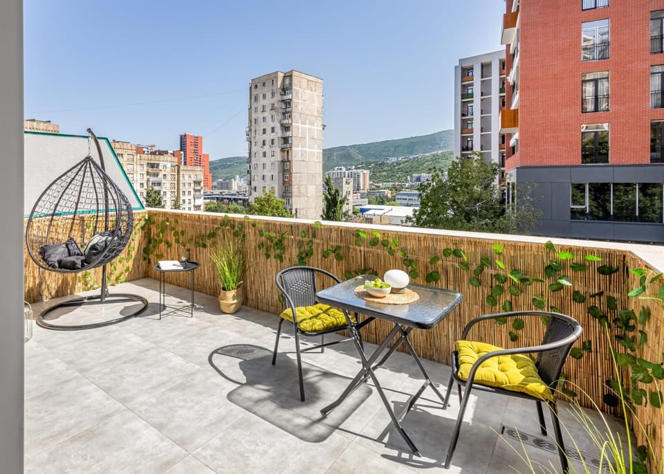 Balcony/Terrace, Mountain view