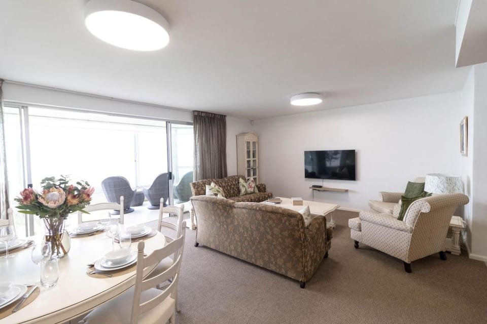 202 Bayview Apartment in Hermanus