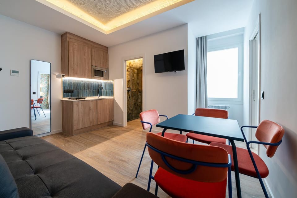 TV and multimedia, Living room, Dining area