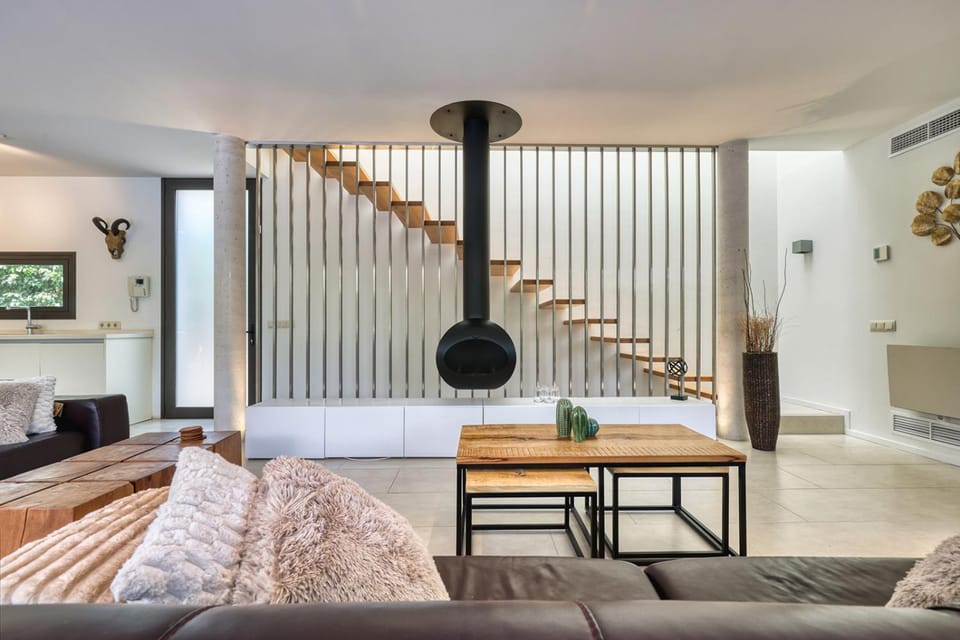 Communal lounge/ TV room, Living room