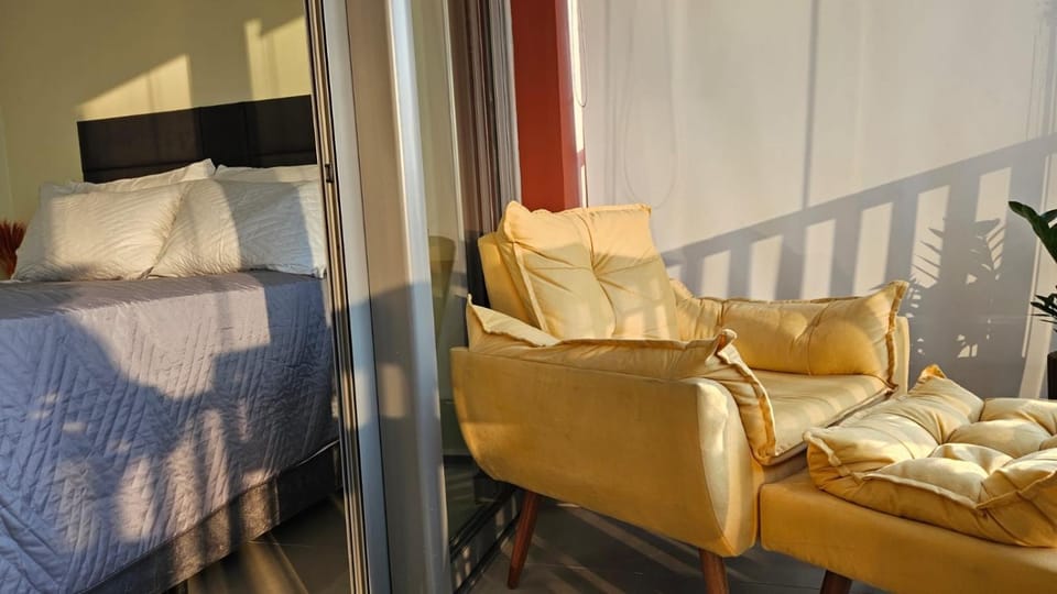 Bed, Seating area