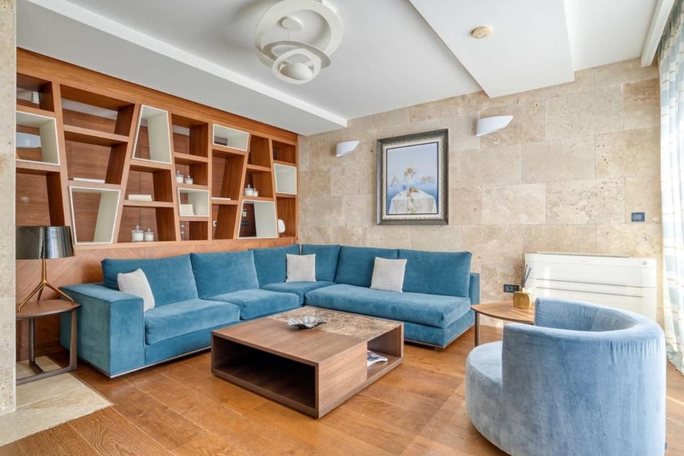 Rozer Deluxe Apartment with Sea View Apartment in Muo