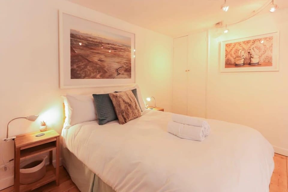 Two Bedroom Flat on Christmas Steps House in Bristol