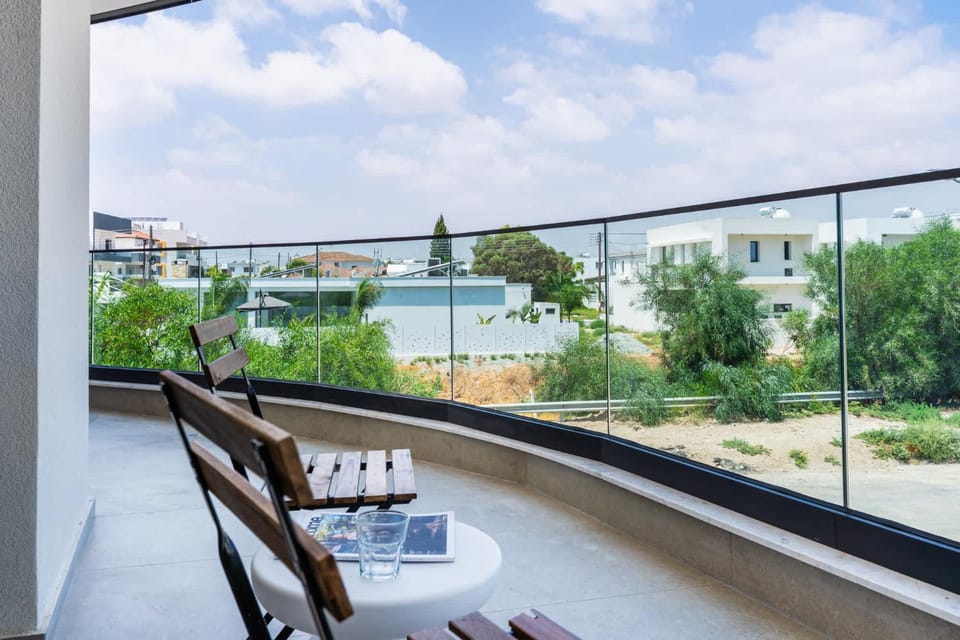 Modern 1BR with Balcony & Free Parking Livadia Apartment in Larnaca District