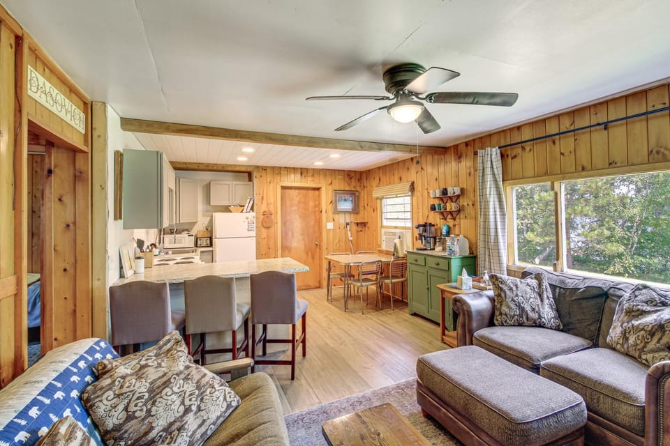 Long Lake Getaway w/ Dock & Hot Tub in Bigfork House in Minnesota
