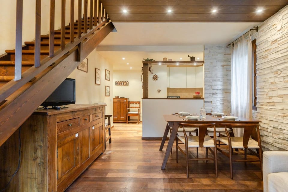 Hostdomus - Brit Flat Apartment in Piedmont