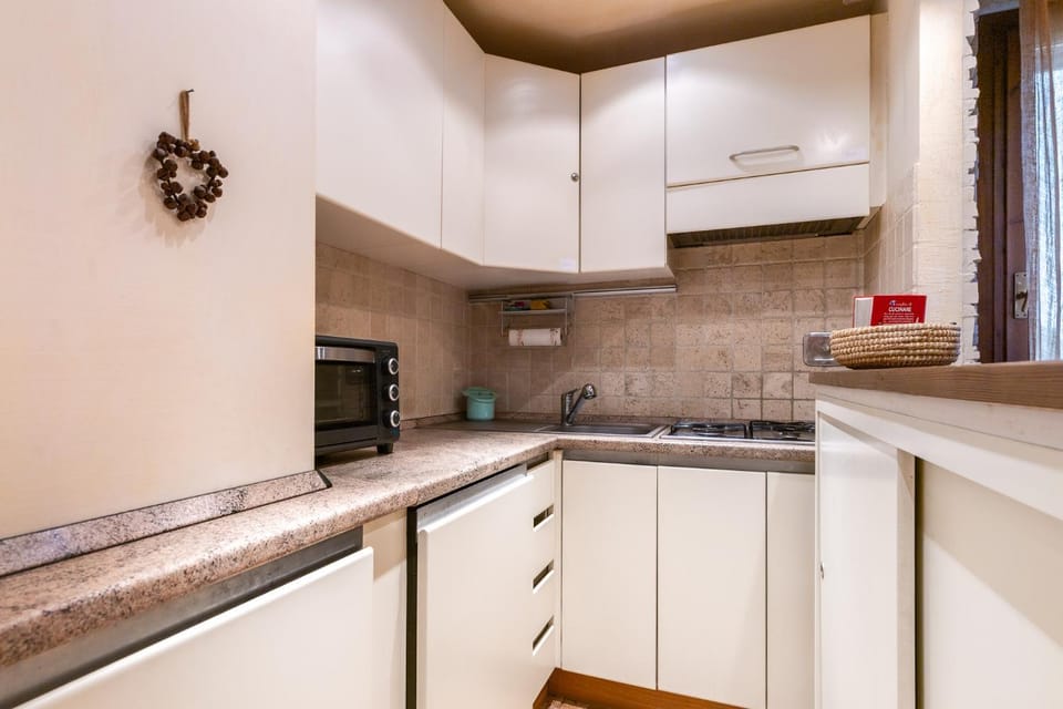 Hostdomus - Brit Flat Apartment in Piedmont