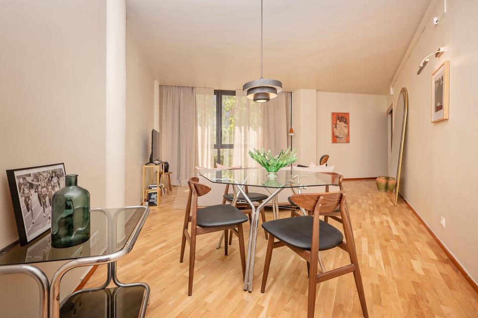 Seating area, Dining area