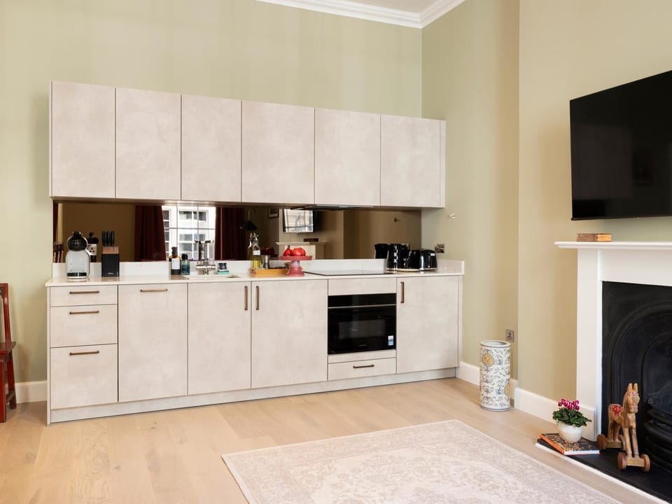 Dragon Suites Luxury Apartments at 20 Hill Street Apartment in Edinburgh