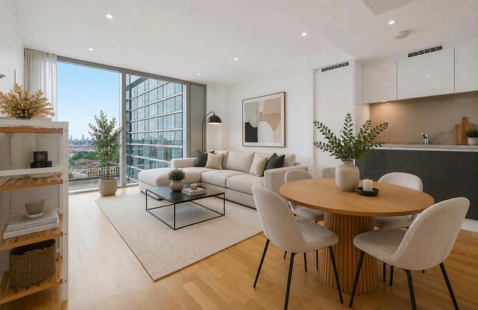 TV and multimedia, Kitchen or kitchenette, Living room, Seating area