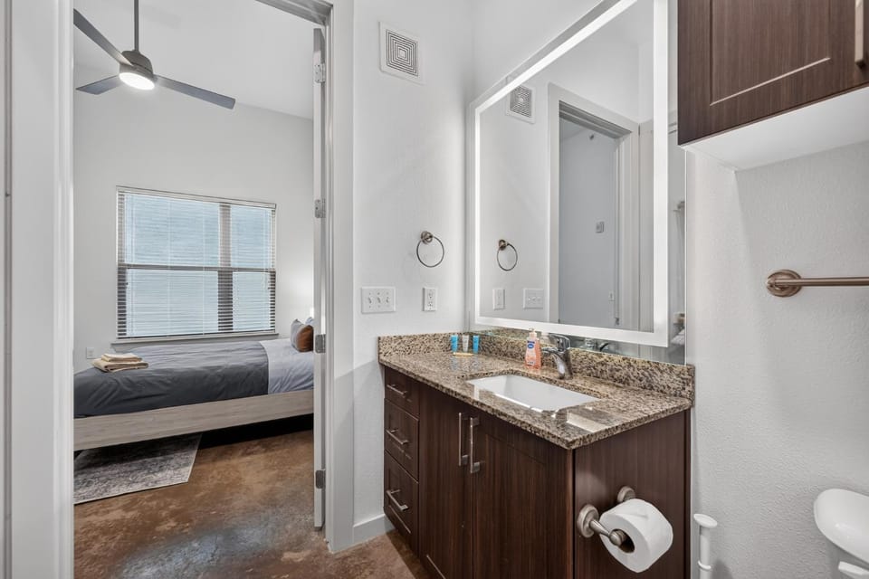Comfortable 1BR Near Everything Apartment in Dallas