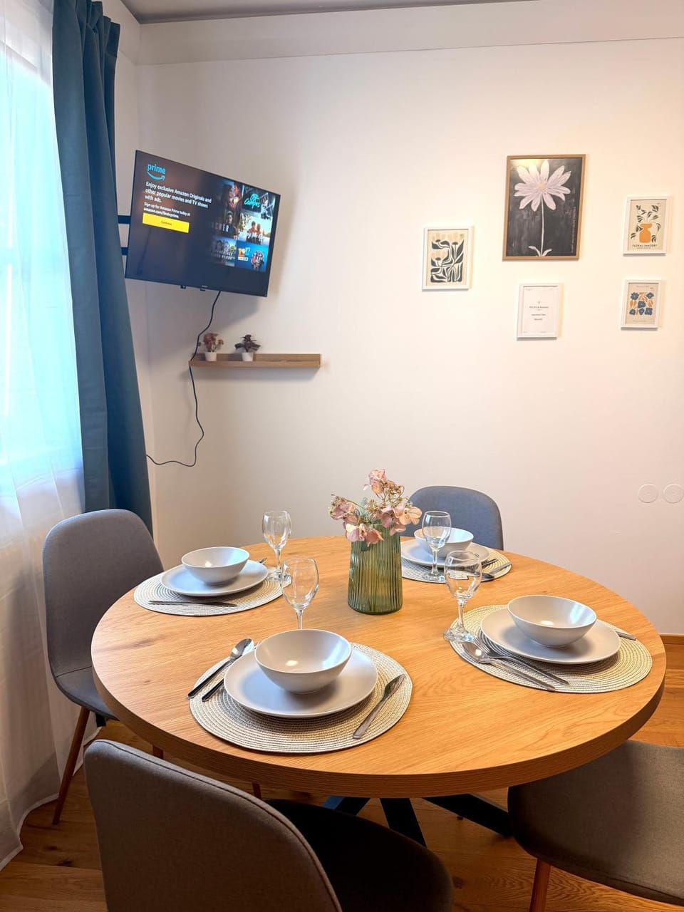 TV and multimedia, Dining area