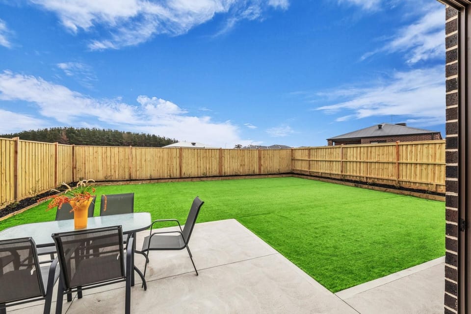 Modern Sunbury Home Mins to Rupertswood House in Diggers Rest