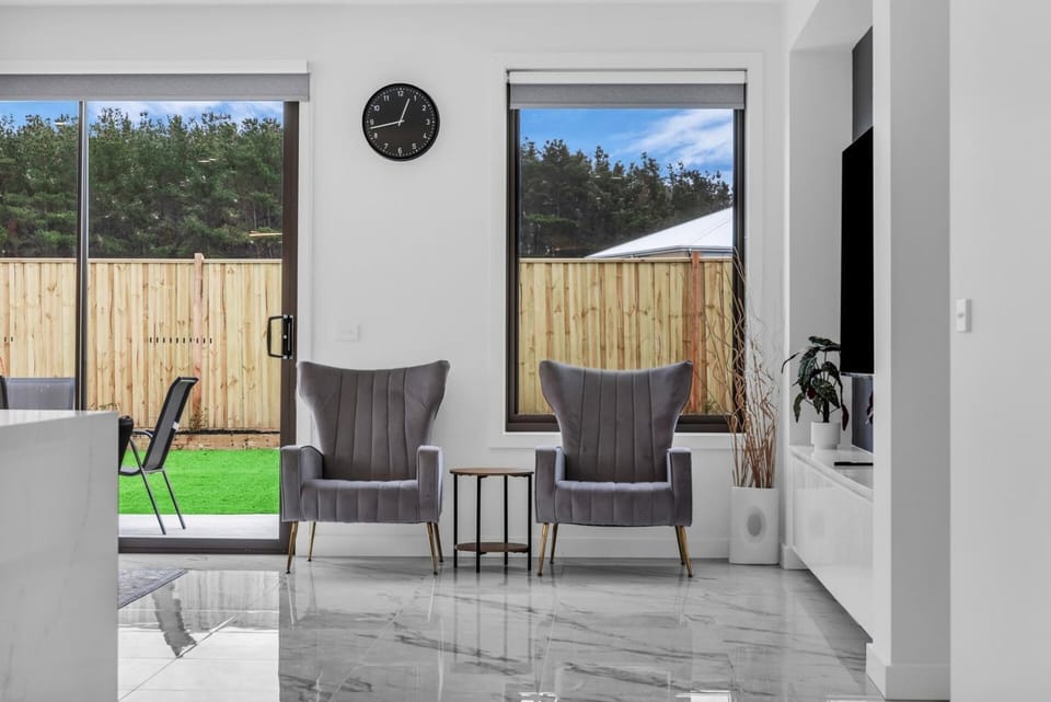 Modern Sunbury Home Mins to Rupertswood House in Diggers Rest