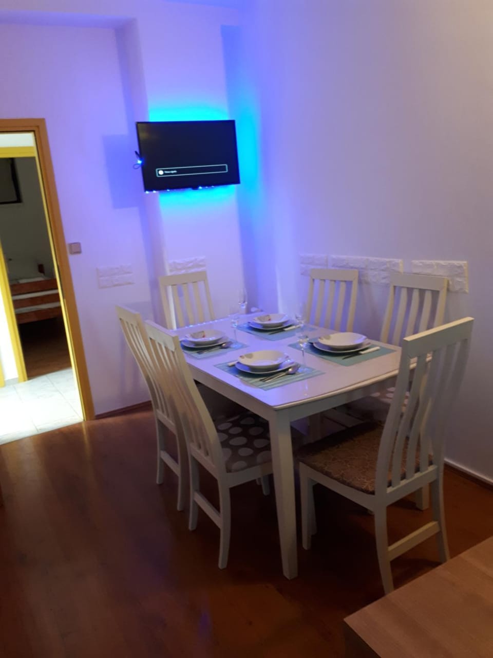 TV and multimedia, Dining area