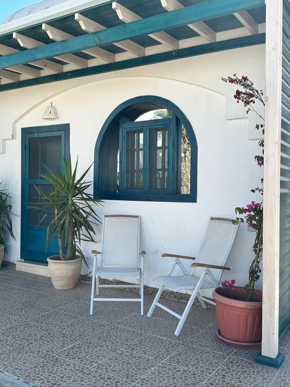 View (from property/room), Balcony/Terrace, sunbed