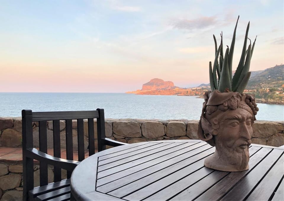Villa Smeraldo Private access to the sea and pool Villa in Cefalu