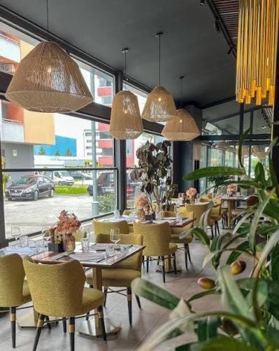 Restaurant/places to eat