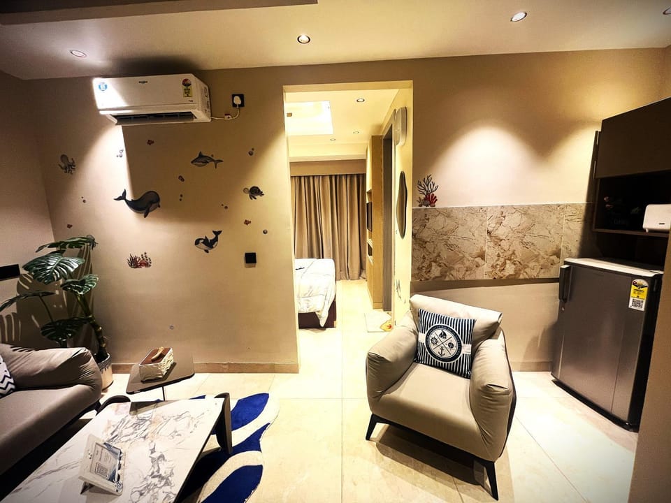 Bed, Kitchen or kitchenette, Living room, Photo of the whole room, Seating area, Bedroom, air conditioner