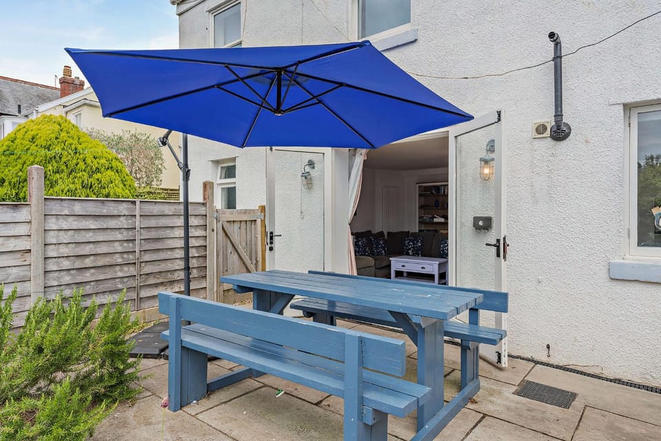 Patio, Seating area, Dining area