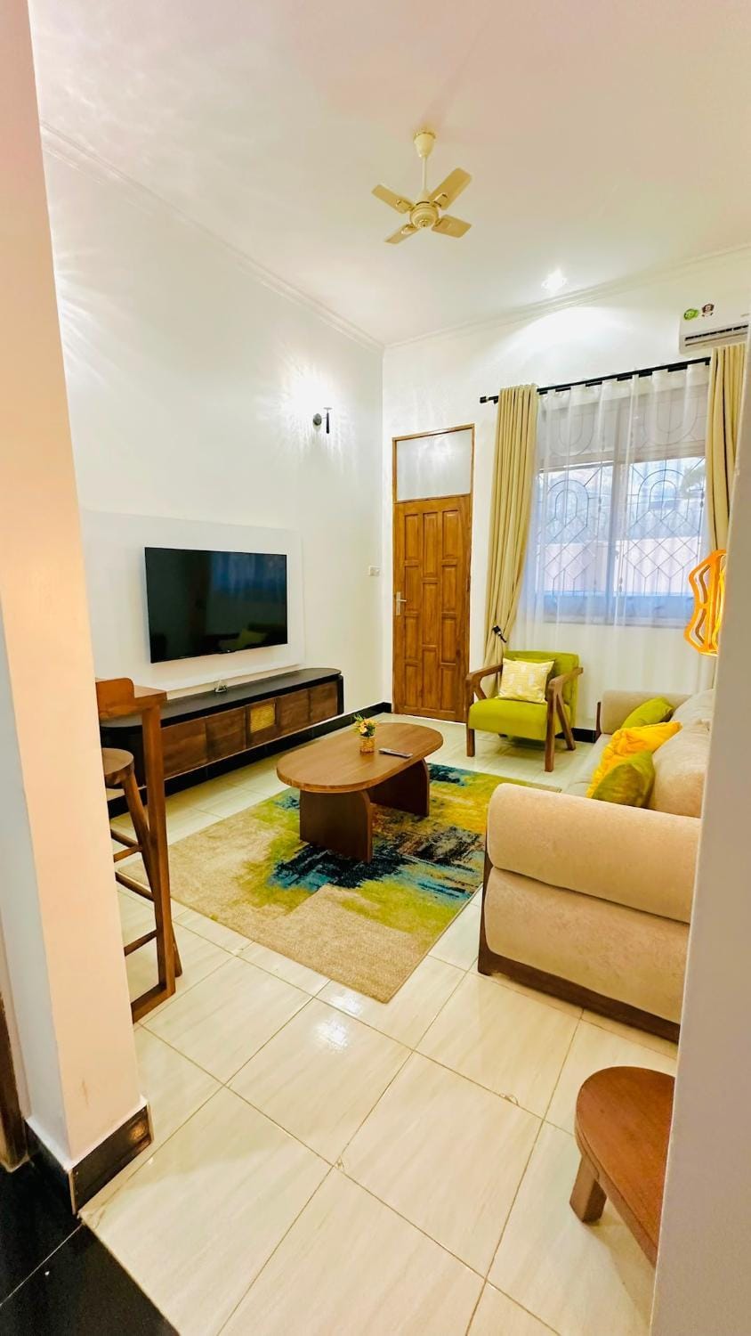 TV and multimedia, Living room, Seating area, Evening entertainment