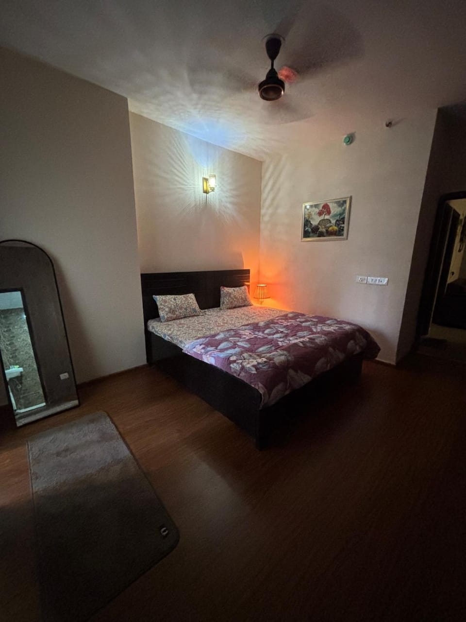 2 BHK Comfort Cove BNB Flat Apartment in Noida
