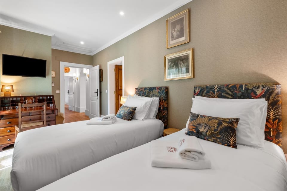 TV and multimedia, Photo of the whole room, Bedroom, towels