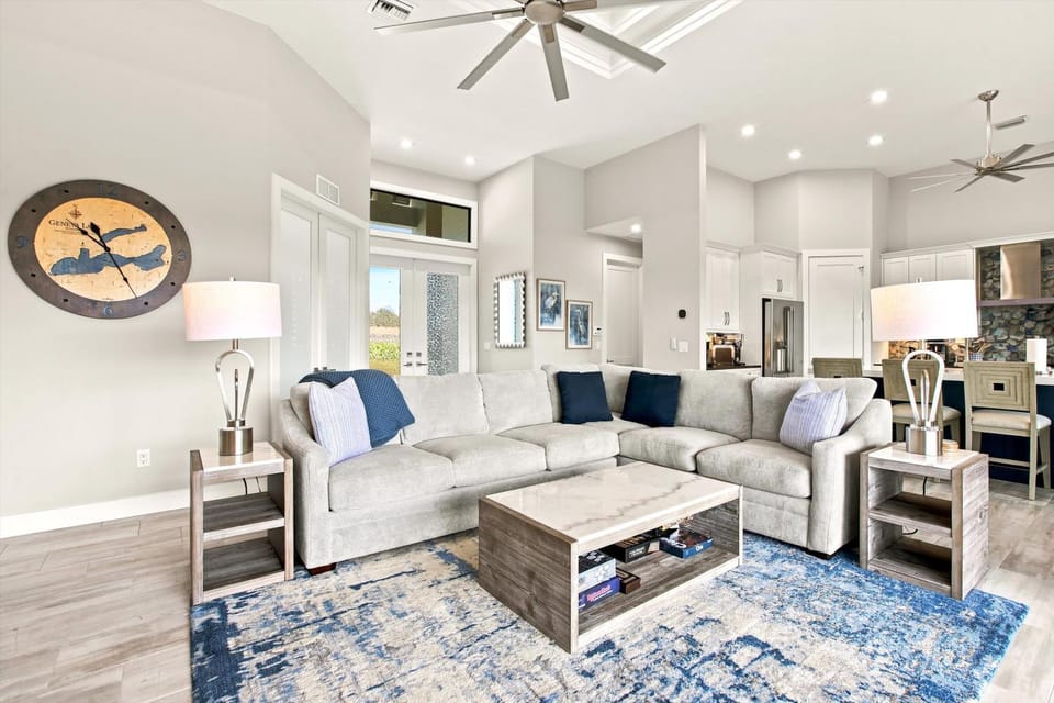 Gorgeous 3 Bedroom Marco Island Home with Private Pool and Outdoor Kitchen House in Marco Island
