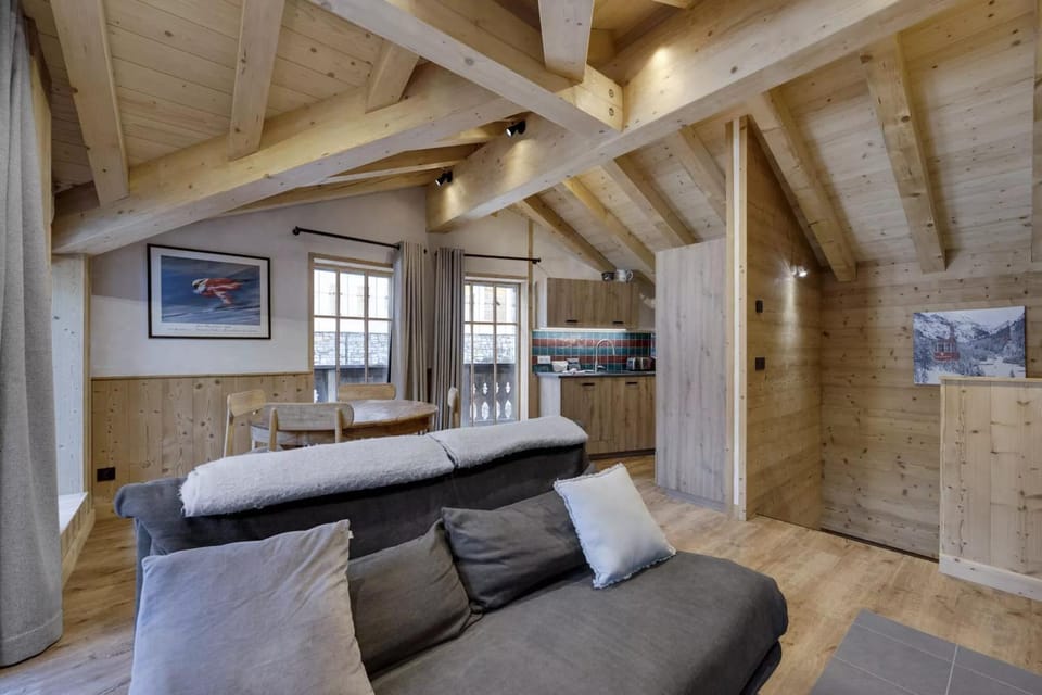 Tolima Stunning Apartment in the Heart of Val d'Isère for 4 Guests Apartment in Val dIsere